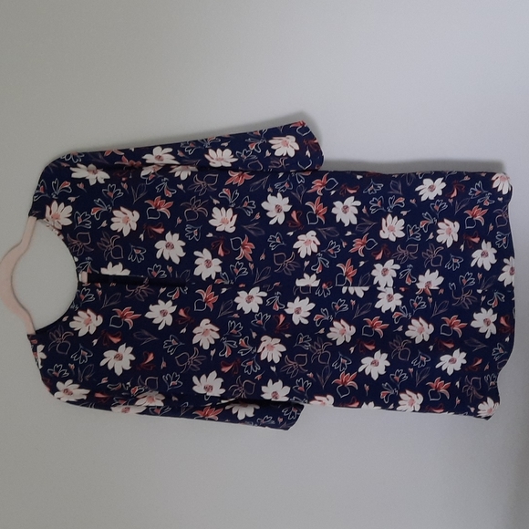 2/$35  Crepe shift dress -- 3/4 sleeves - Picture 4 of 10